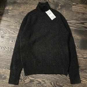 CASHMERE BLEND SWEATER LIMITED EDITION NEW WITH TAGS SOLD OUT SIZE MEDIUM